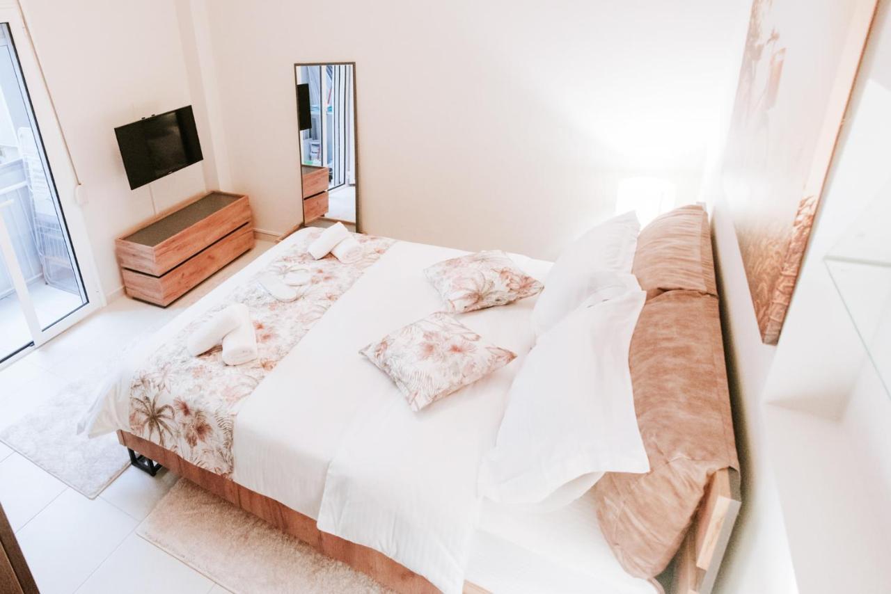 Best House, Ellinou Stratiotou, Ayia, Patra Dış mekan fotoğraf
